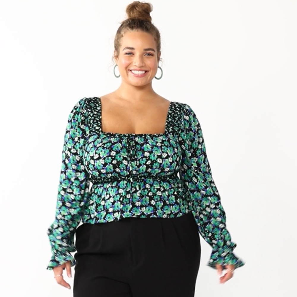 Juniors' Plus Size SO® Squareneck Peplum Blouse